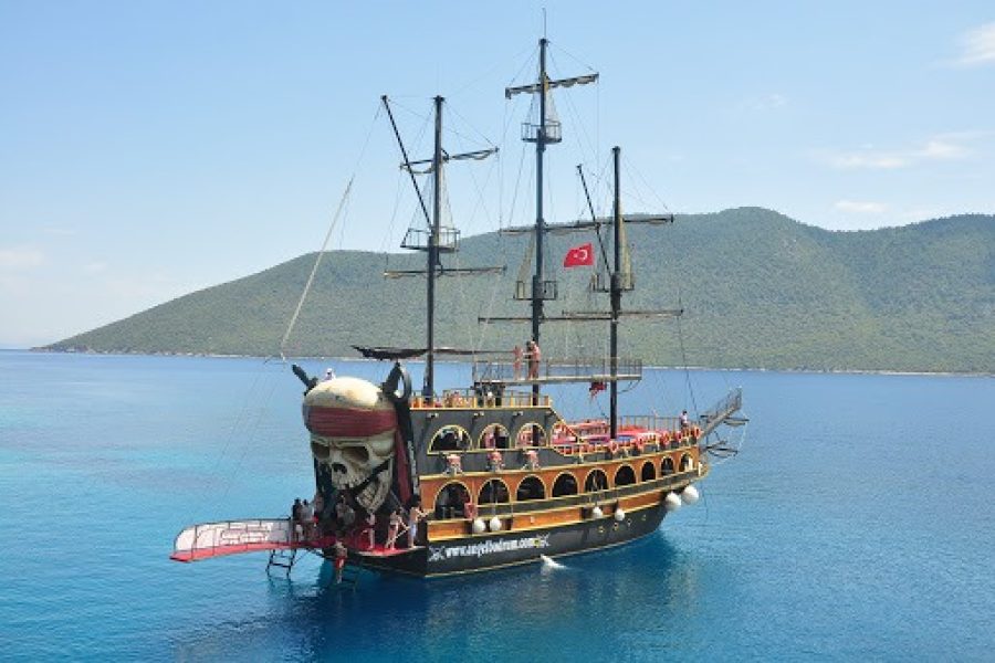 Korsan Teknesi Poyraz Turu | Bodrum Köpük Partili Tekne Turu